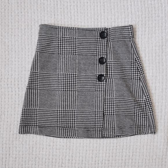 Plaid Skirt - Picture 2 of 5